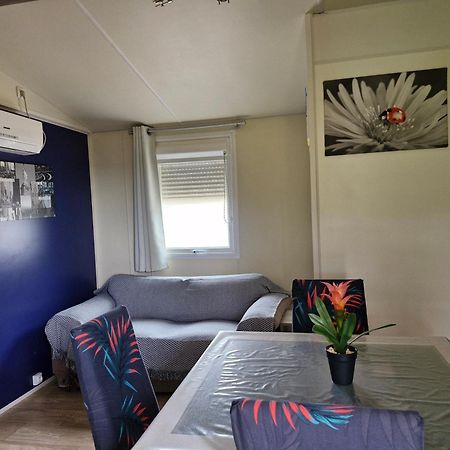 Charmant Mobil-Home Rocbaron Extérieur photo