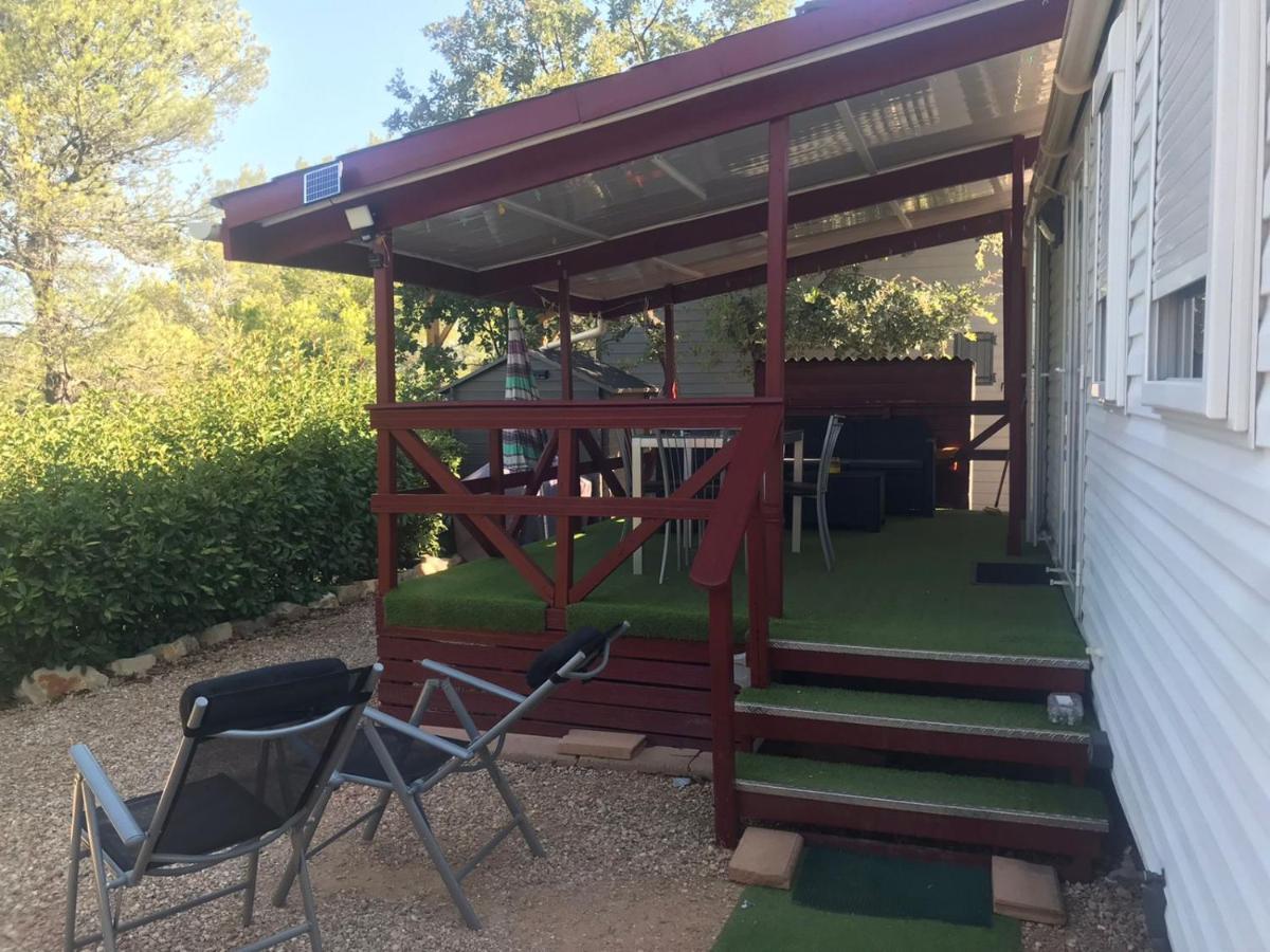 Charmant Mobil-Home Rocbaron Extérieur photo