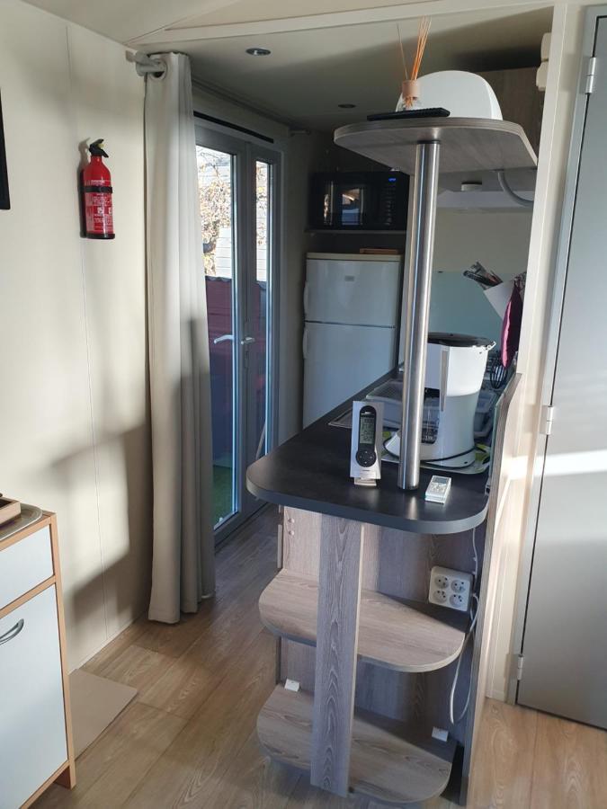 Charmant Mobil-Home Rocbaron Extérieur photo