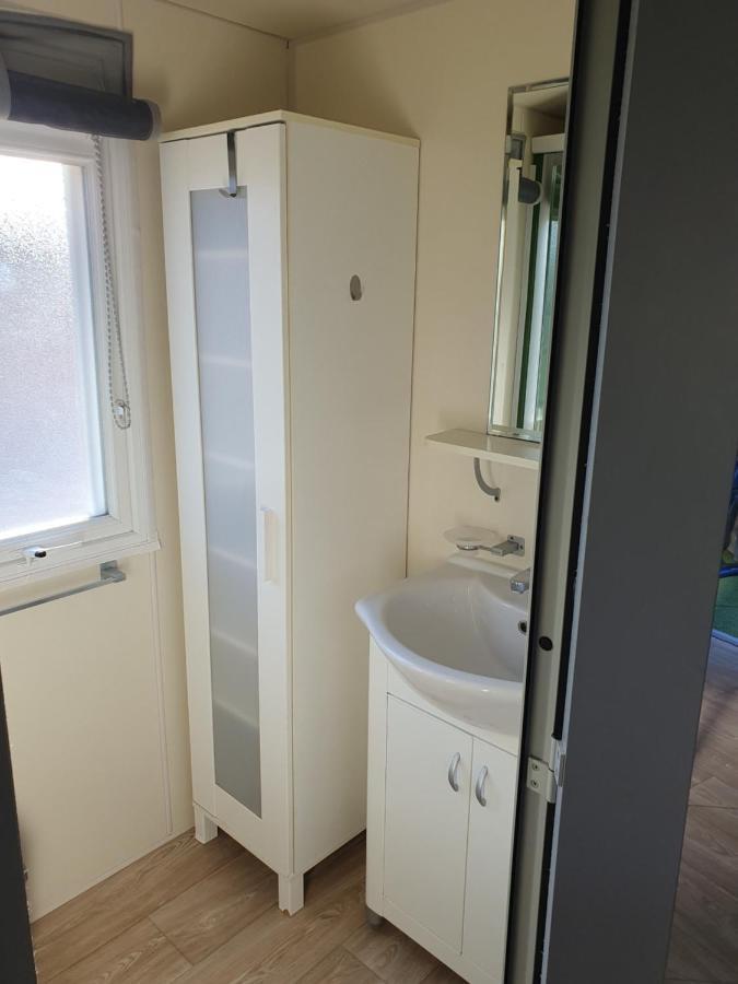 Charmant Mobil-Home Rocbaron Extérieur photo